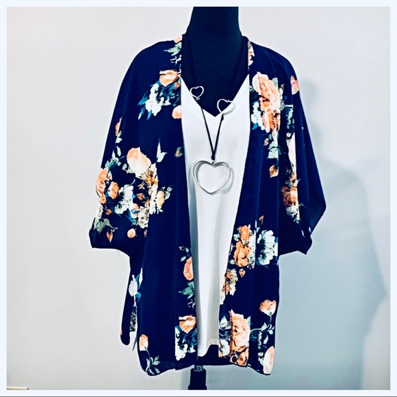 Jackets & Blazers - ✨LAST ONE ✨Navy blue floral open kimono